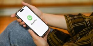 WhatsApp su smartphone di una persone